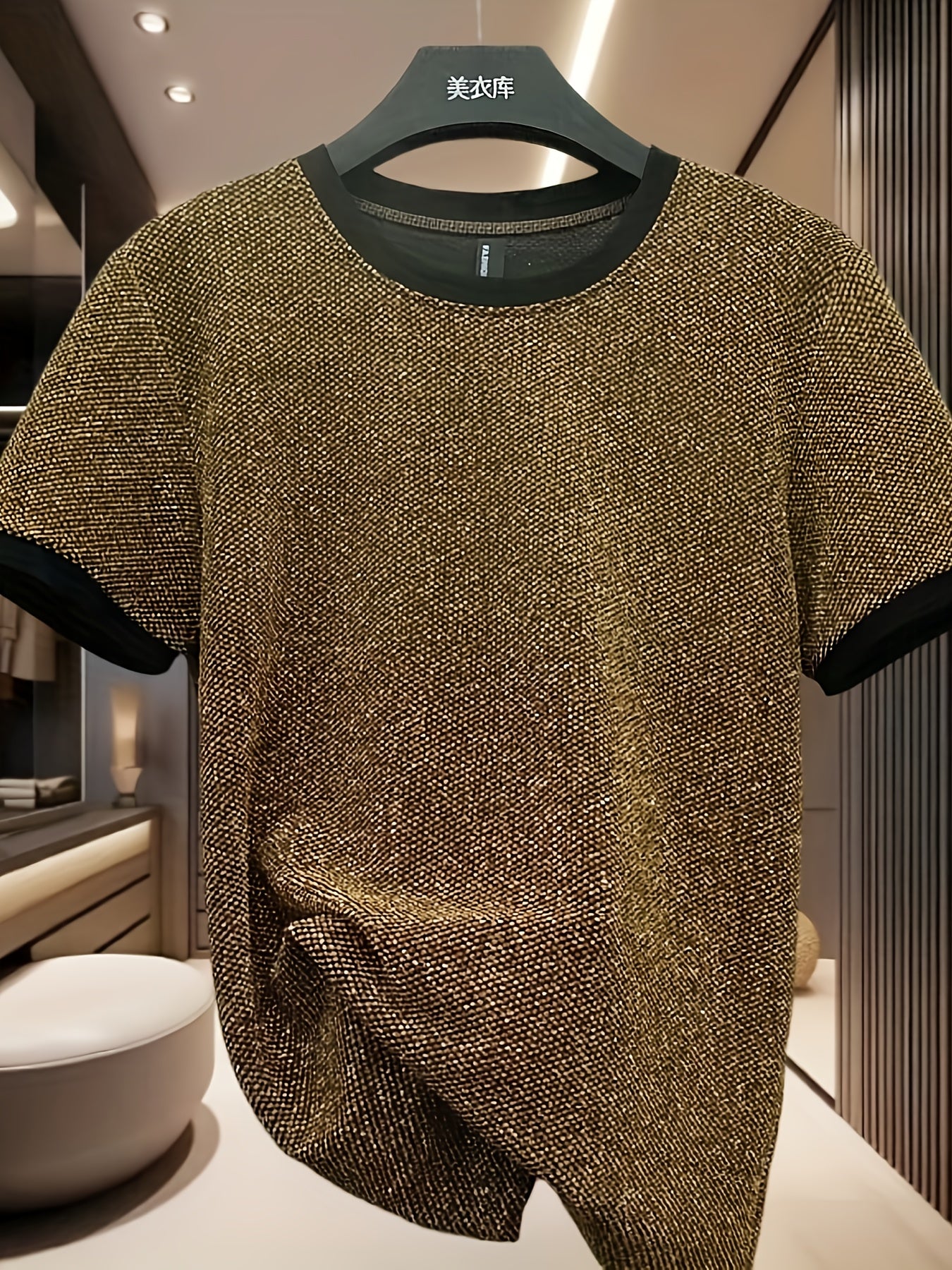 T-Shirt Noir Accents Dorés Lencensa - Manches Courtes Casual Homme