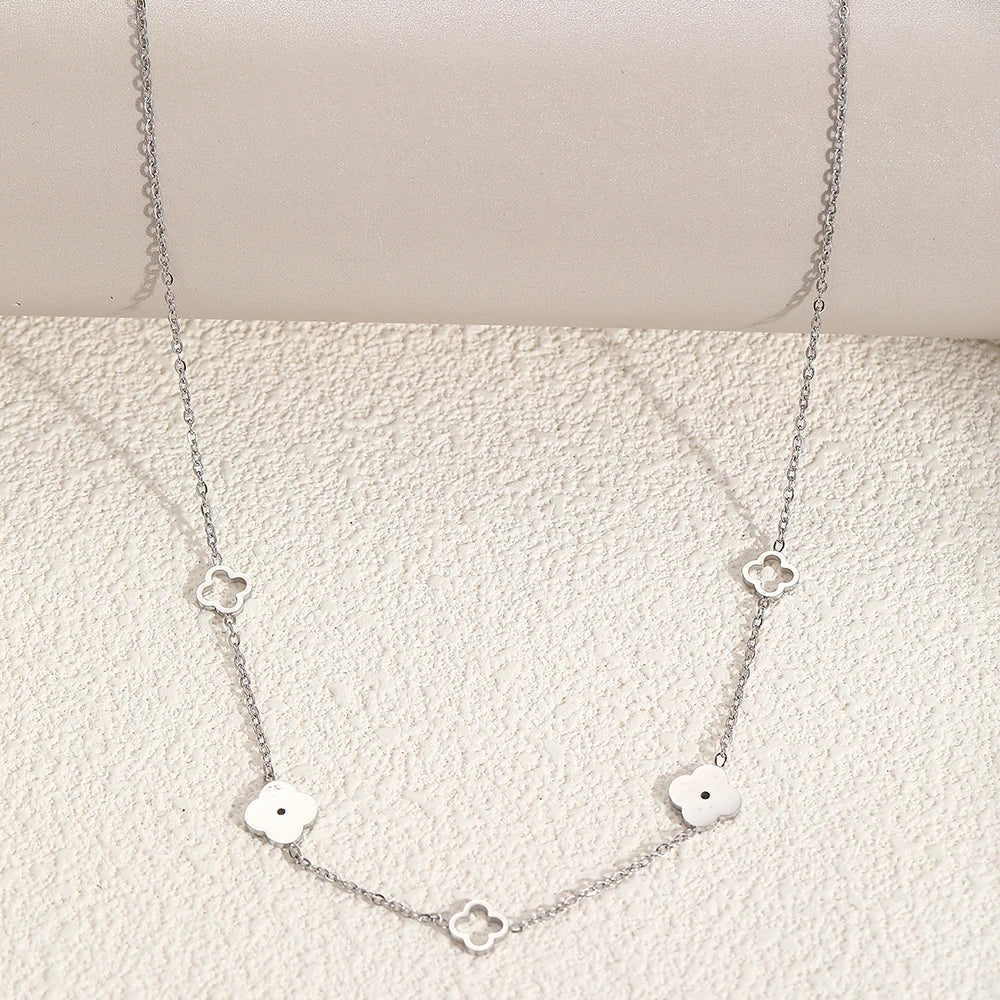 Collier trèfle à quatre feuilles en acier inoxydable pour femmes, Design creux porte-bonheur, chaîne de clavicule Simple à la mode, bijoux cadeaux