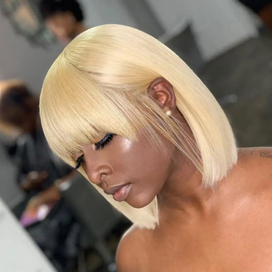 Perruque Bob courte droite avec frange 613 perruques de couleur Blonde 100% perruques de cheveux humains vierges brésiliens 13X4 HD perruque avant de dentelle pour les femmes