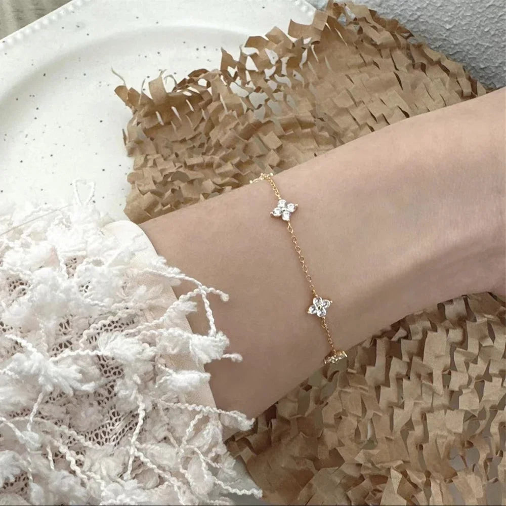 Colliers en acier inoxydable et Zircon pour femmes, plaqué or 18 carats, chaîne à quatre feuilles d'herbe, bijoux de luxe, cadeau, nouvelle collection