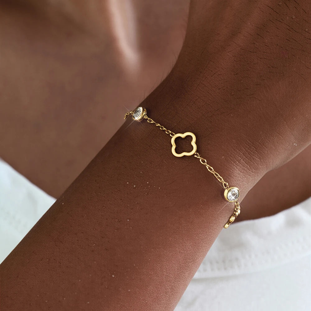 Bracelet porte-bonheur en acier inoxydable, trèfle creux en cristal et zircone, Design Simple et généreux, bijoux de poignet pour femmes, usage quotidien