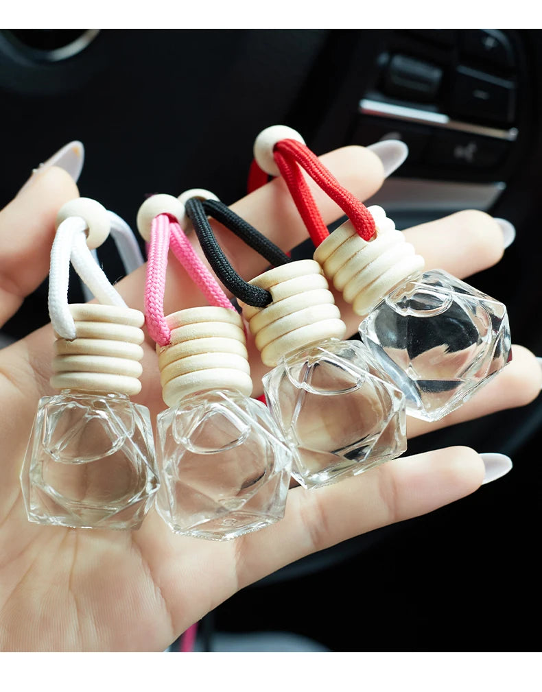 Parfum Parfum de voiture, un parfum de voiture utilisé pour les accessoires d'intérieur de voiture, un désodorisant de voiture à long terme, garde charmante et fraîche