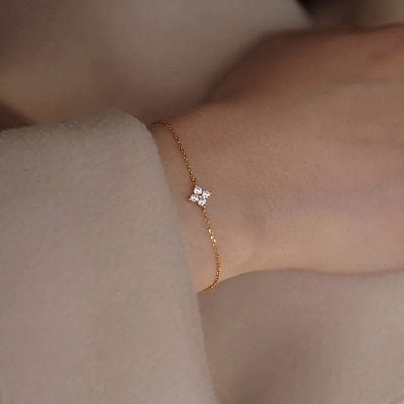 Colliers en acier inoxydable et Zircon pour femmes, plaqué or 18 carats, chaîne à quatre feuilles d'herbe, bijoux de luxe, cadeau, nouvelle collection