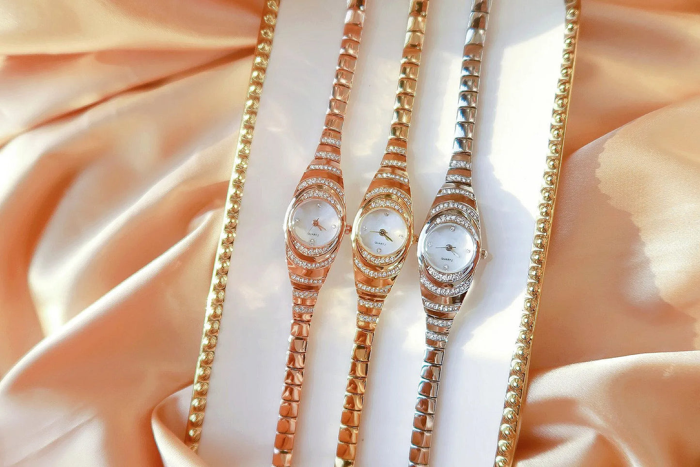 Dames montres à Quartz robe Montre femmes cristal diamant montres or argent horloge femmes Montre Femme