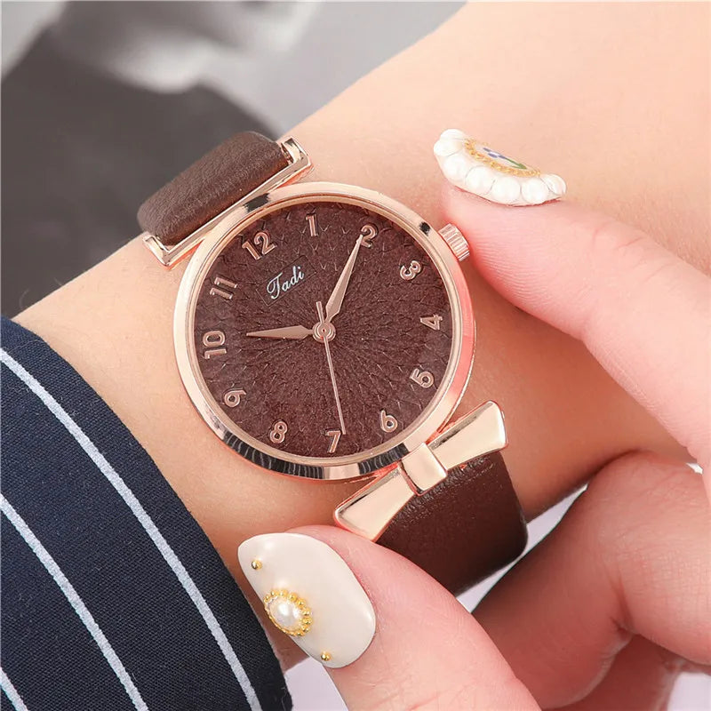Mode femmes Montre bracelet en cuir Pu Montre-bracelet montres à Quartz pour femmes horloge dames Montre cadeau Reloj Mujer Montre Femme