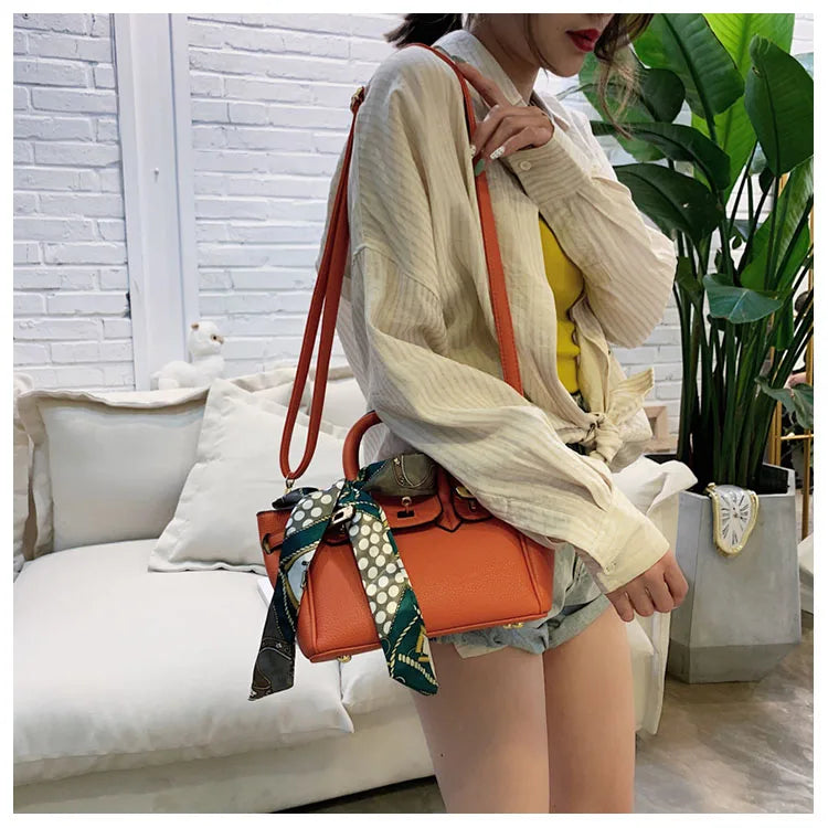 Sac Birkin imprimé écharpe 2025 pour femmes, sac à main à bandoulière en relief à ailes, fourre-tout de luxe à poignée supérieure avec serrure, sac à bandoulière élégant - Lencensa 