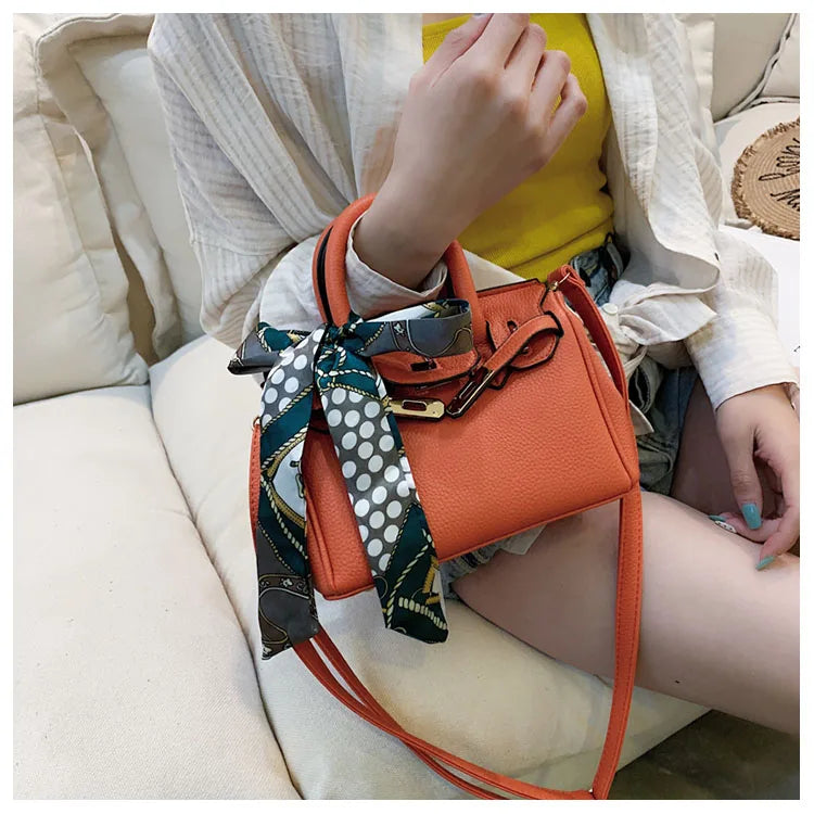 Sac Birkin imprimé écharpe 2025 pour femmes, sac à main à bandoulière en relief à ailes, fourre-tout de luxe à poignée supérieure avec serrure, sac à bandoulière élégant - Lencensa 