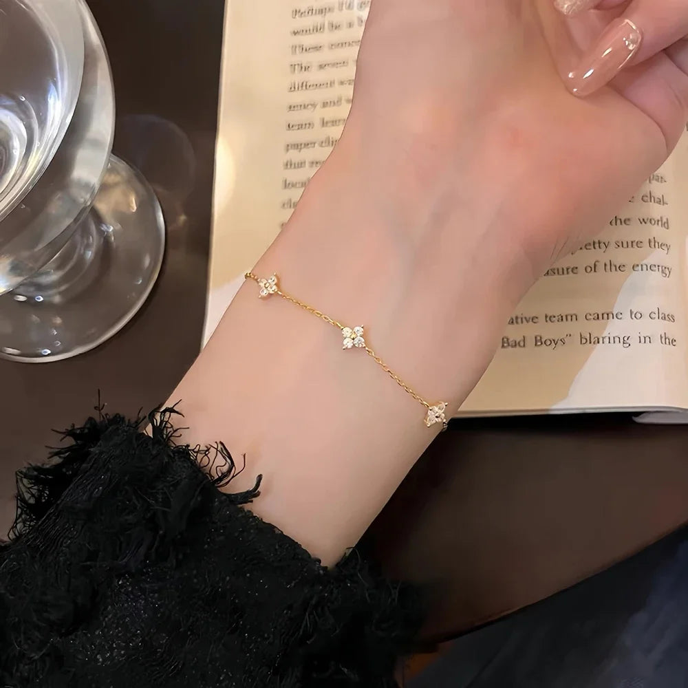 Colliers en acier inoxydable et Zircon pour femmes, plaqué or 18 carats, chaîne à quatre feuilles d'herbe, bijoux de luxe, cadeau, nouvelle collection