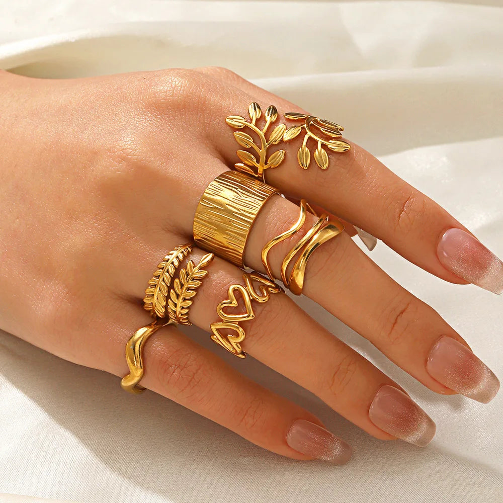 Bague en forme de cœur en acier inoxydable pour femmes, couleur or, anneau creux en métal, Bijoux étanches, cadeau pour petite amie