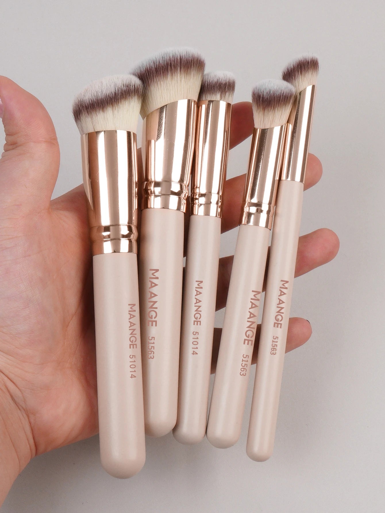 MAANGE 5 pièces pinceaux de maquillage poudre fard à joues brosse fond de teint pinceau de maquillage pinceau de Contour Portable pour voyage cadeau de saint valentin