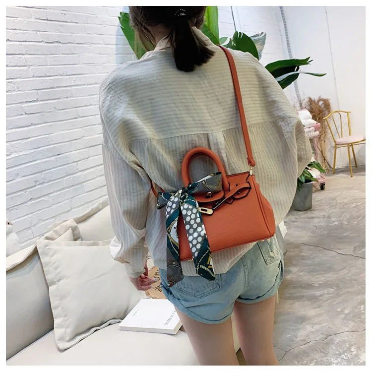 Sac Birkin imprimé écharpe 2025 pour femmes, sac à main à bandoulière en relief à ailes, fourre-tout de luxe à poignée supérieure avec serrure, sac à bandoulière élégant - Lencensa 