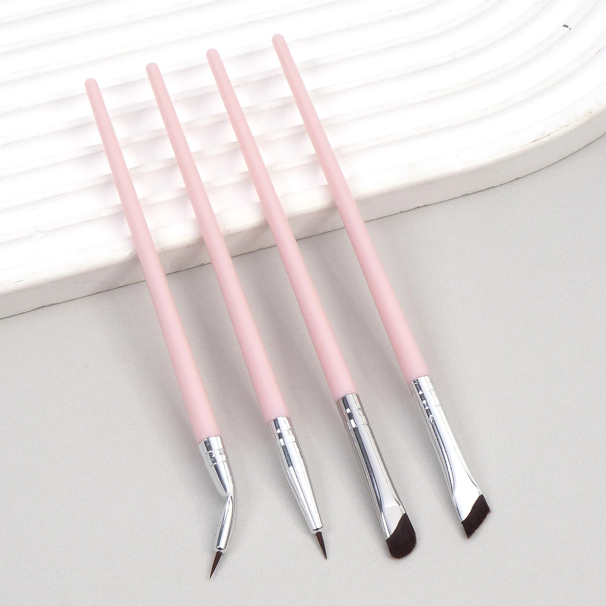 MAANGE-Ensemble de pinceaux de maquillage professionnels pour les yeux, fard à barrage, eye-liner, contour des yeux, outil de maquillage, 4 pièces - Lencensa 